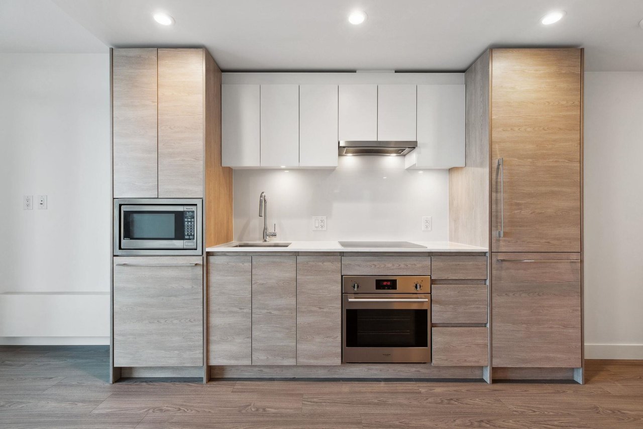1507-13615 Fraser Highway, Surrey
