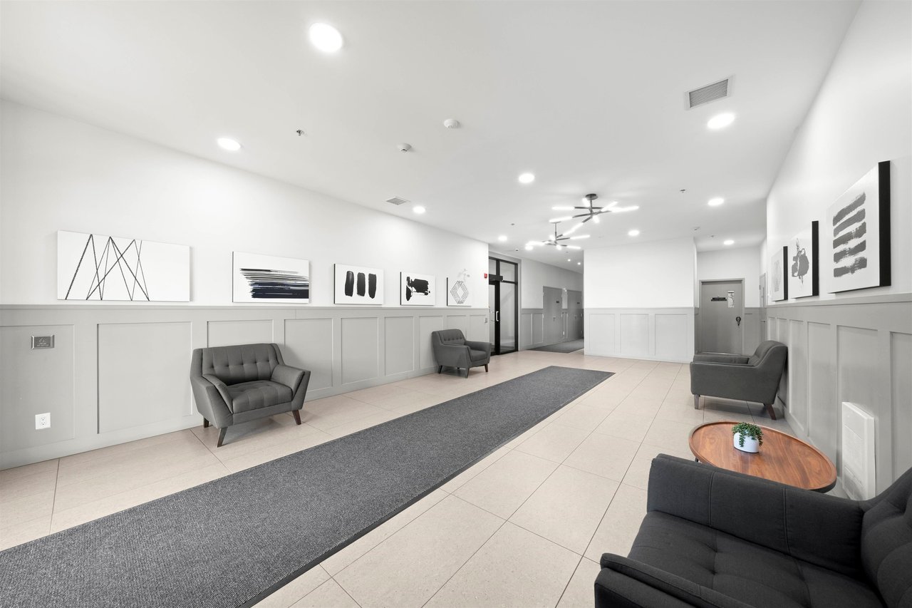 503-2493 Montrose Ave