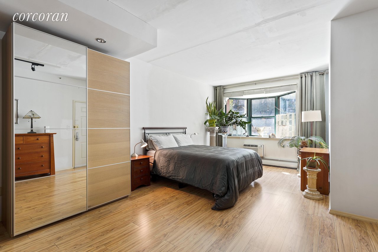 43 W 127th St