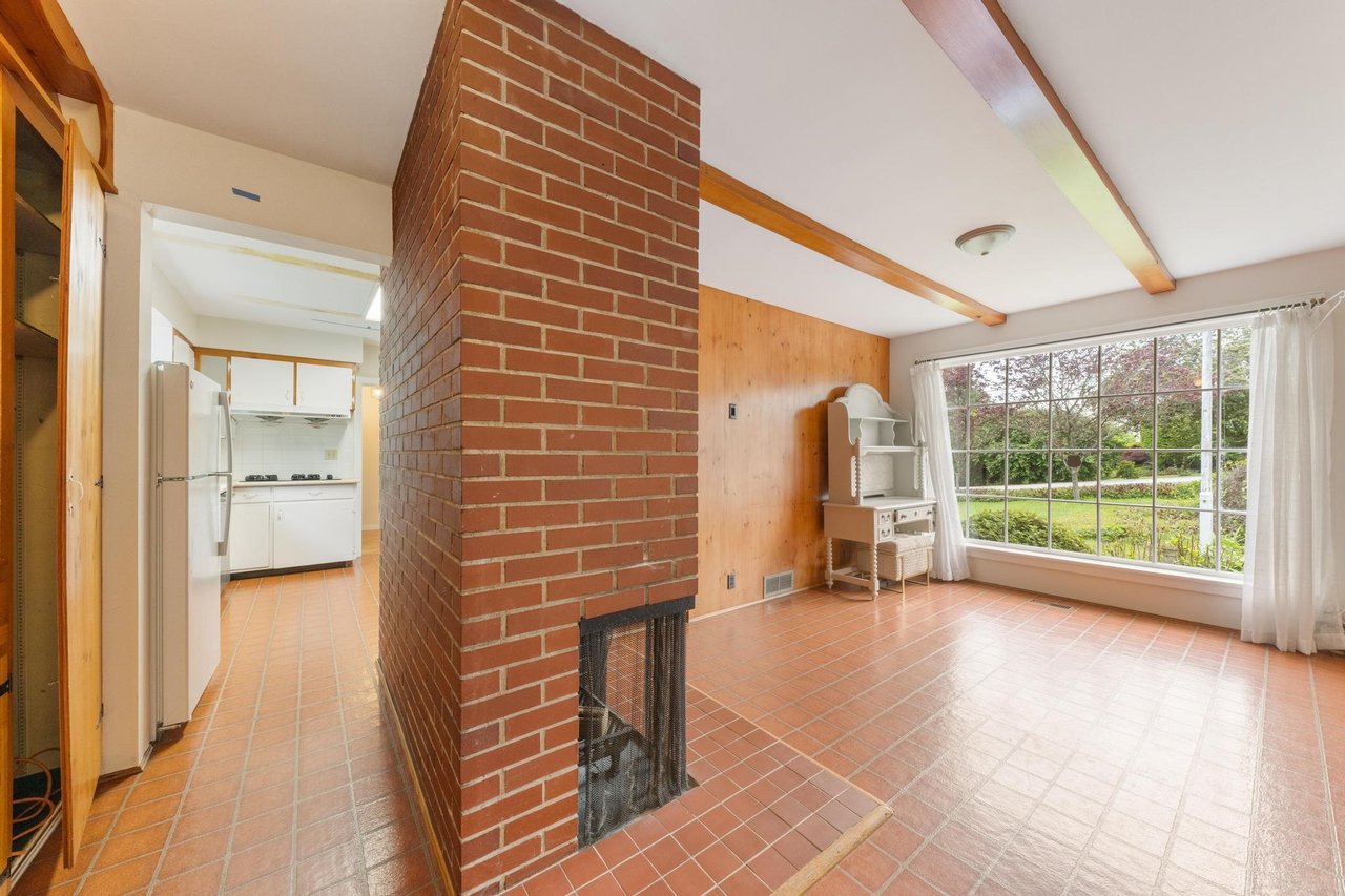 2050 Westdean Cres Cres