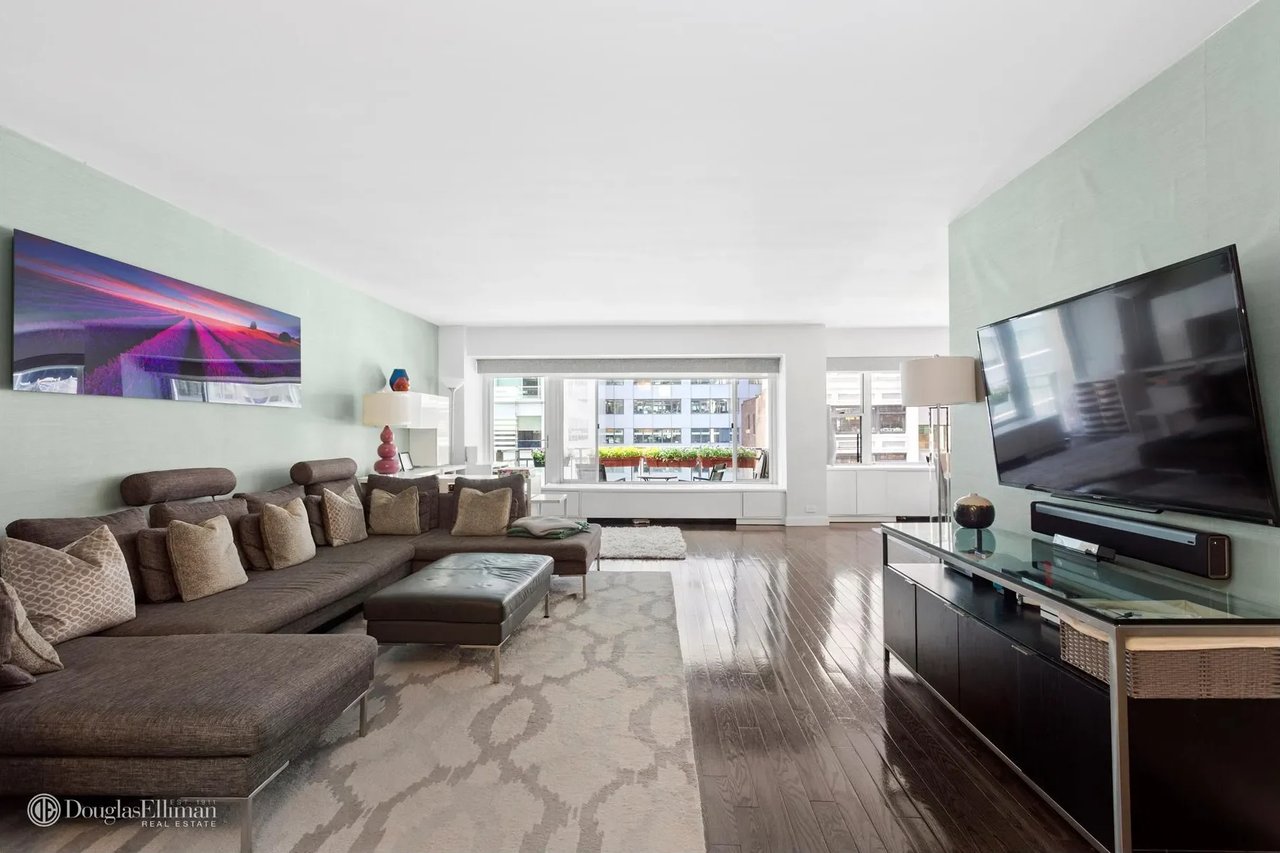 118 E 60th St., #6H