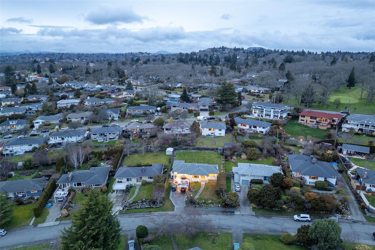 3044 Oakdowne Rd