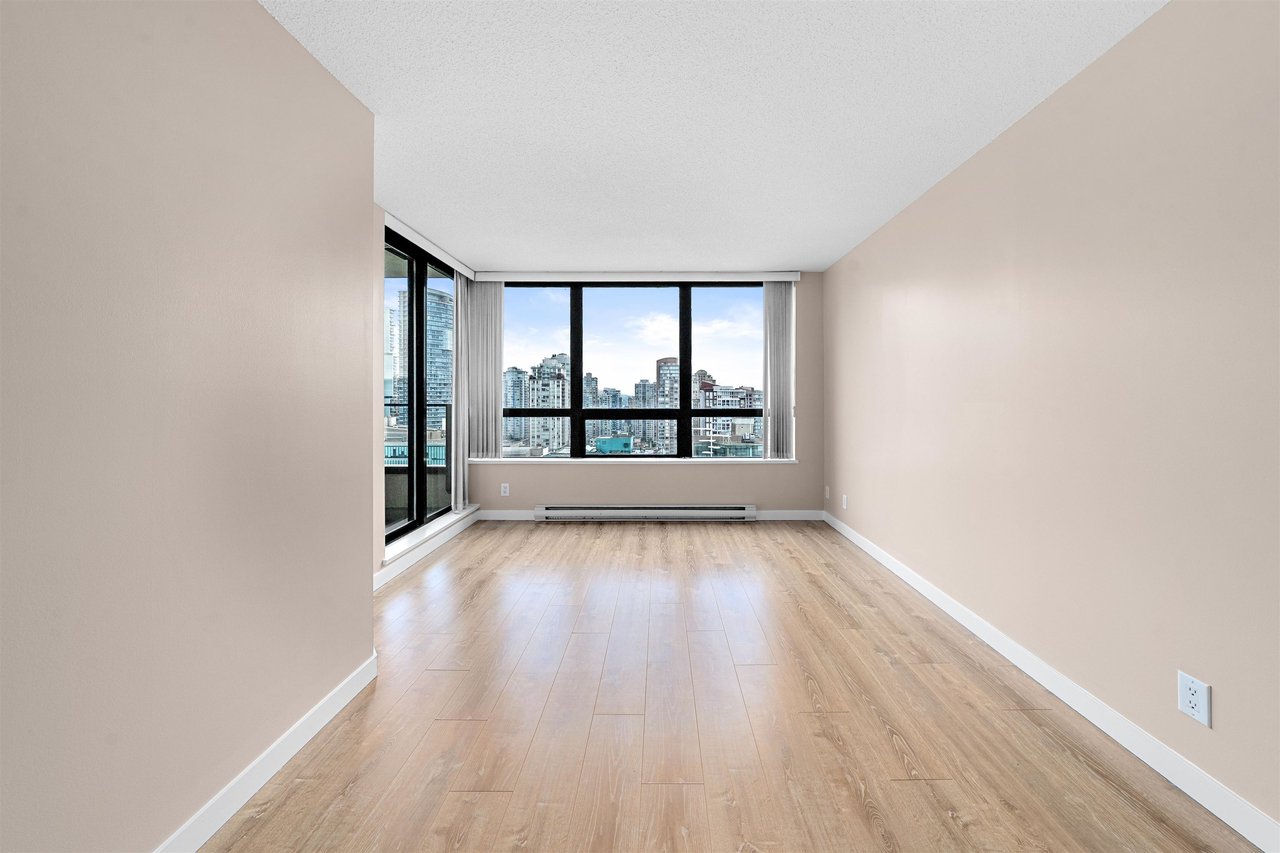 1923-938 Smithe Street, Vancouver
