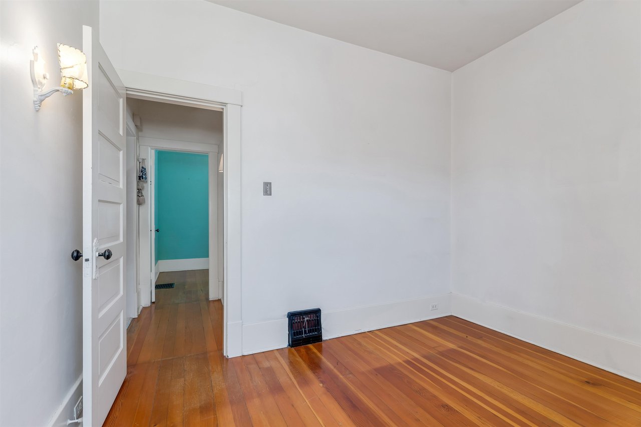 2143 William St