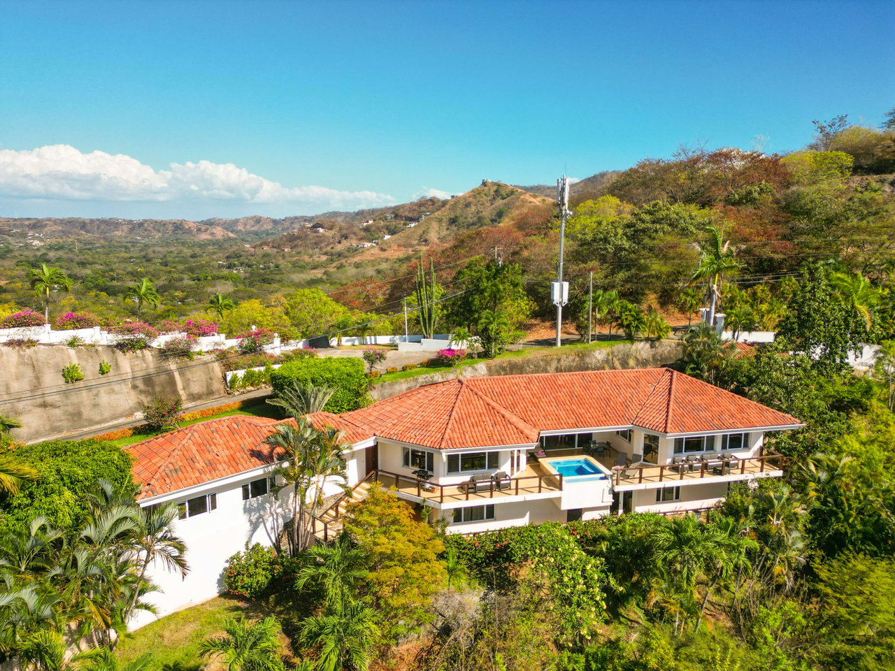 Villa Cliffside Elegance