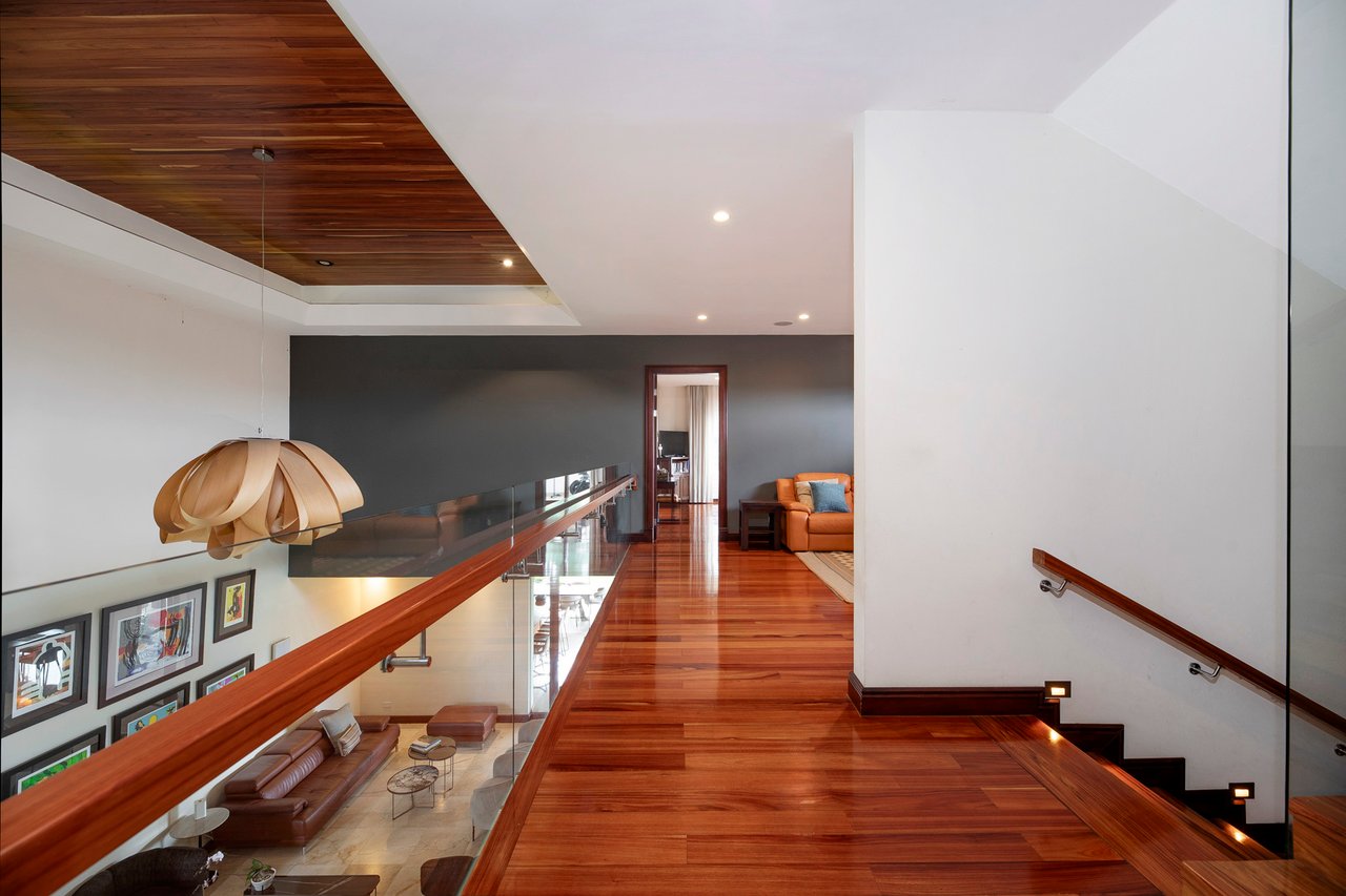 Cerro Real Panoramic Family Home, Escazu, San Jose