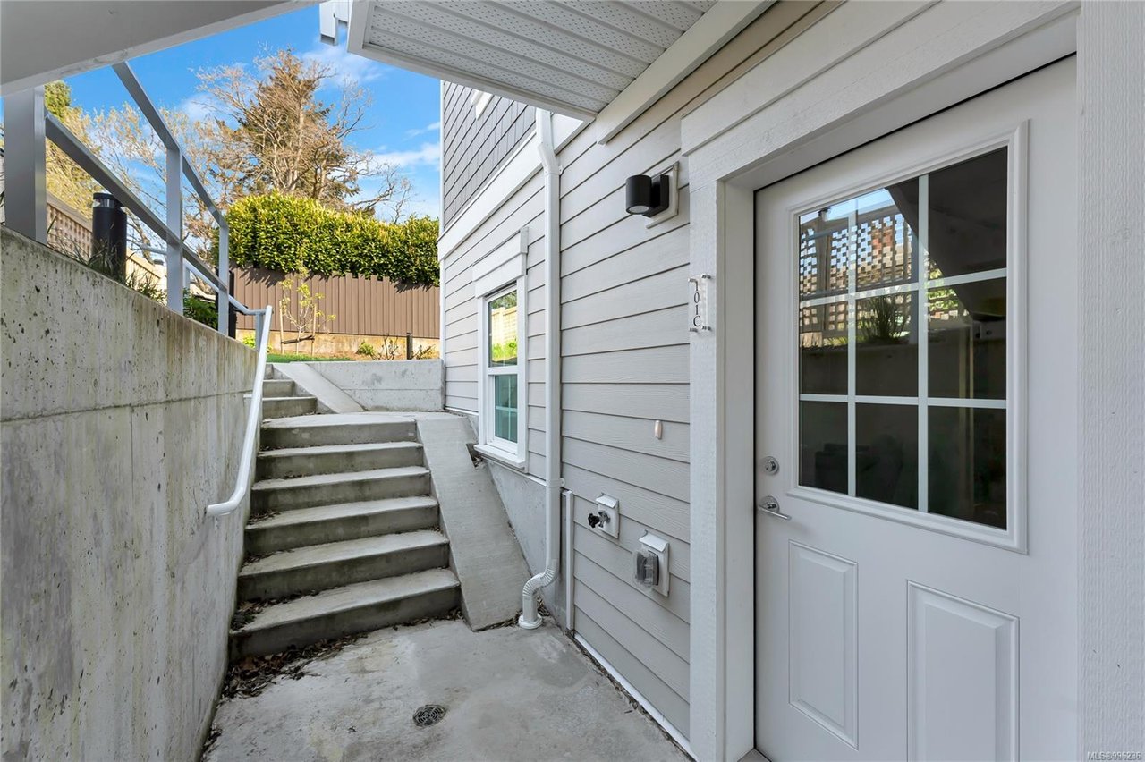 101 C-1224 Richardson St, Victoria