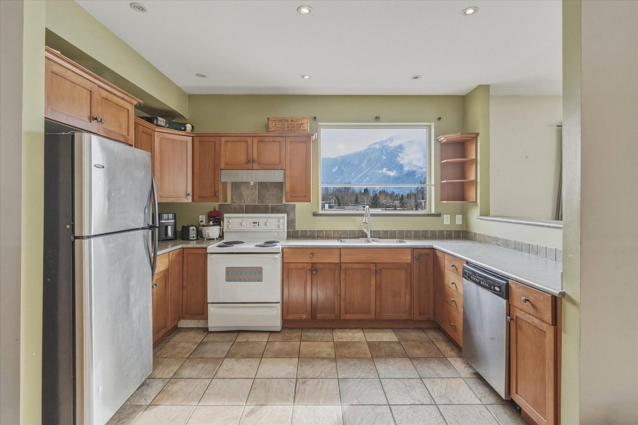 201-1436 Portage Rd