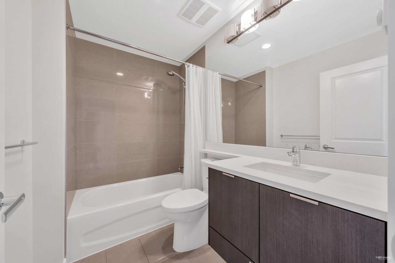 4-5510 Admiral Wy