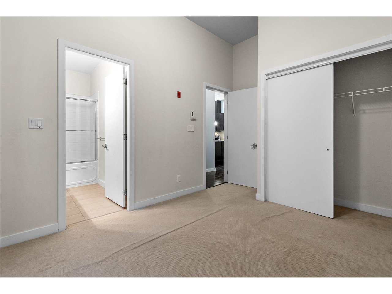 117-7777 Royal Oak Ave