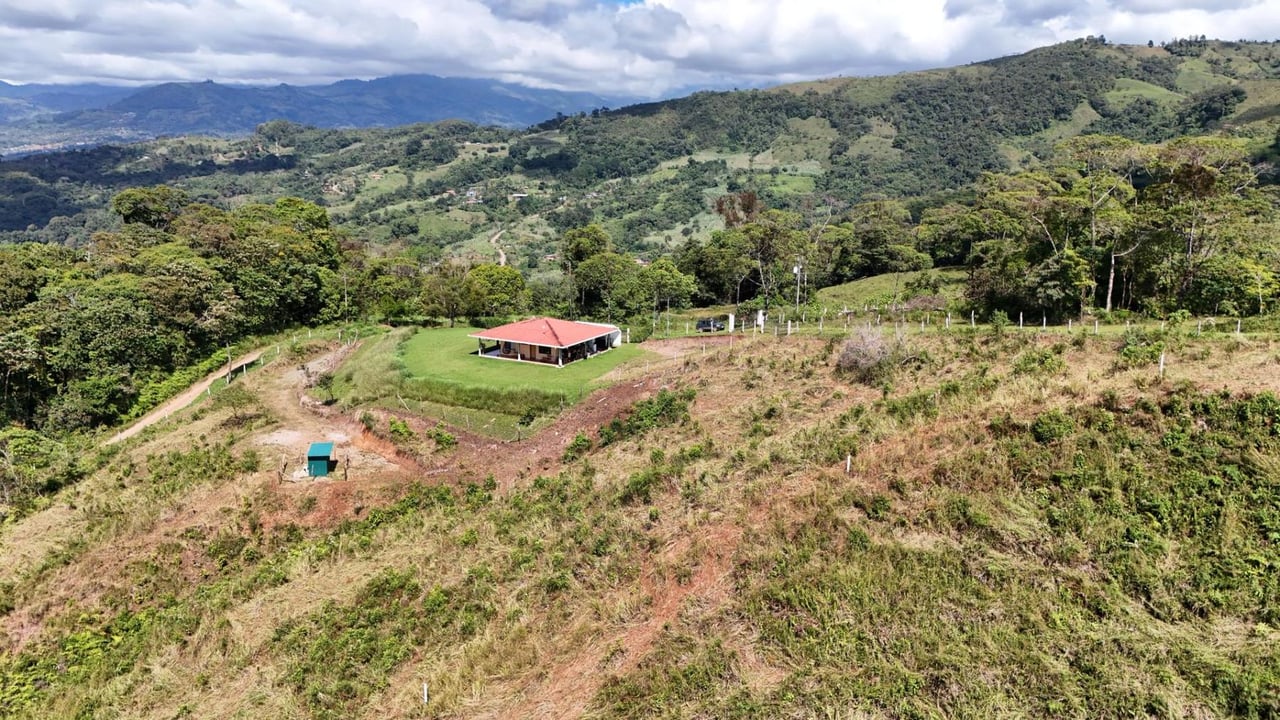 River and Waterfall Ranch, Perez Zeledon, San Jose