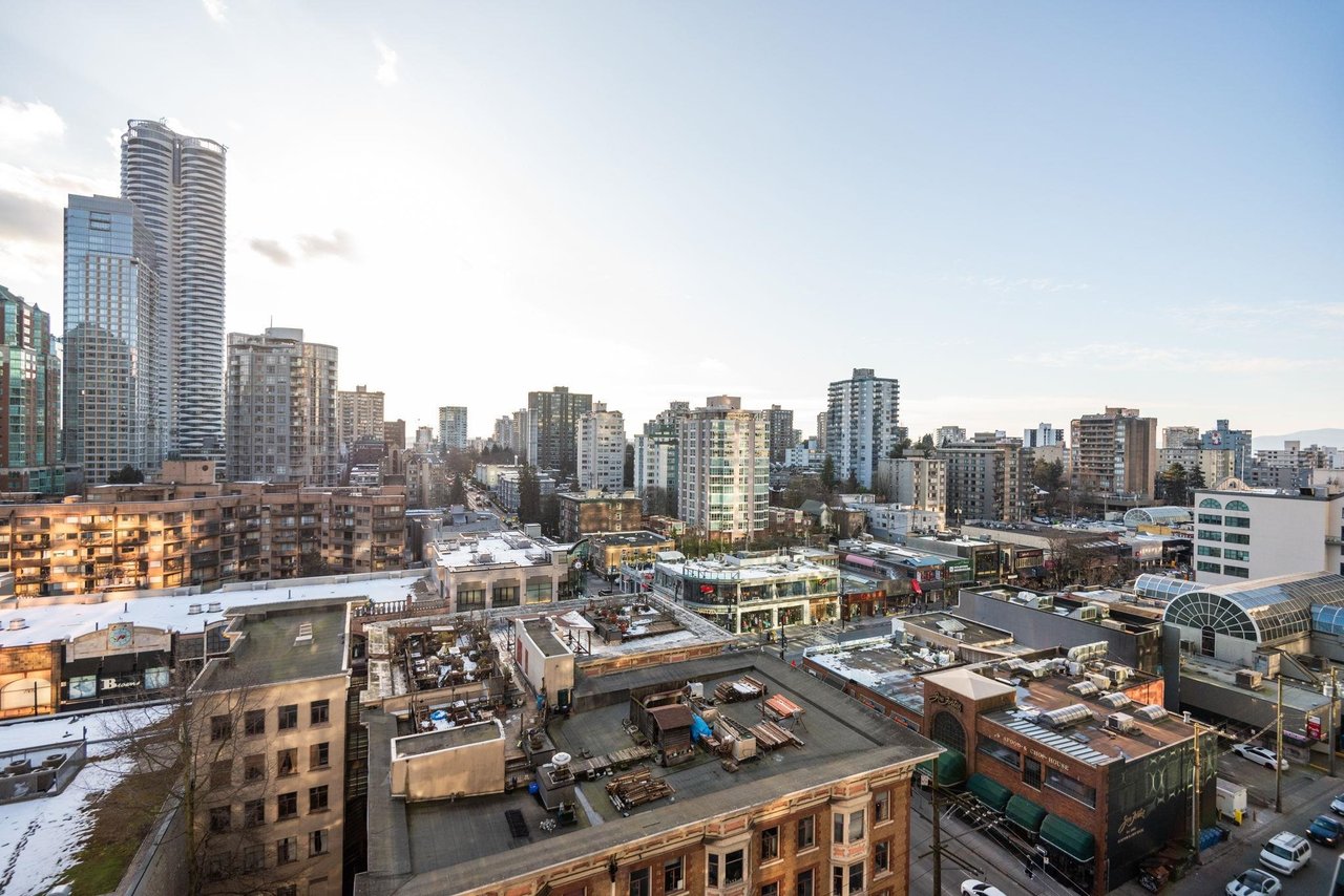 1208-1060 Alberni St