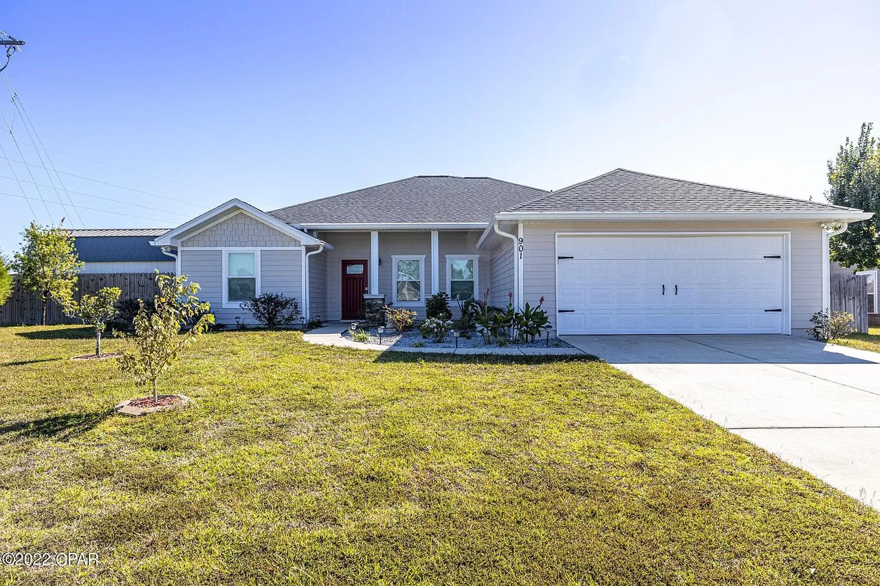 901 AMBER Way