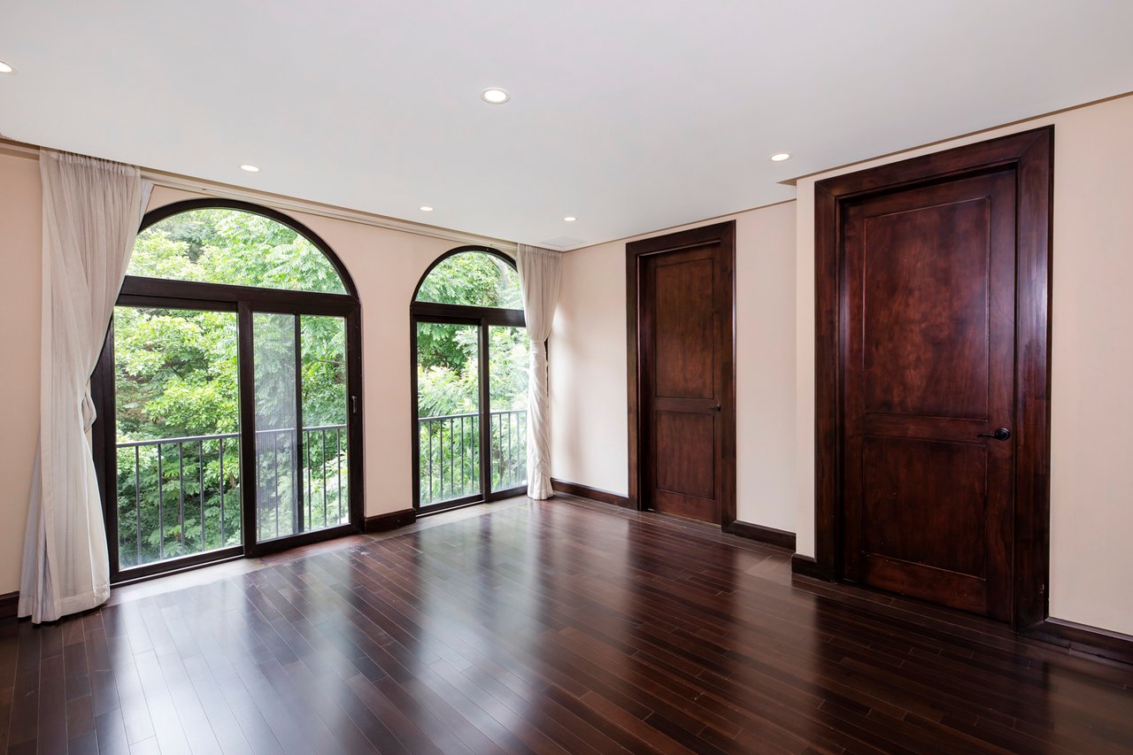 Premier Panoramic City View Penthouse, Escazu, San Jose