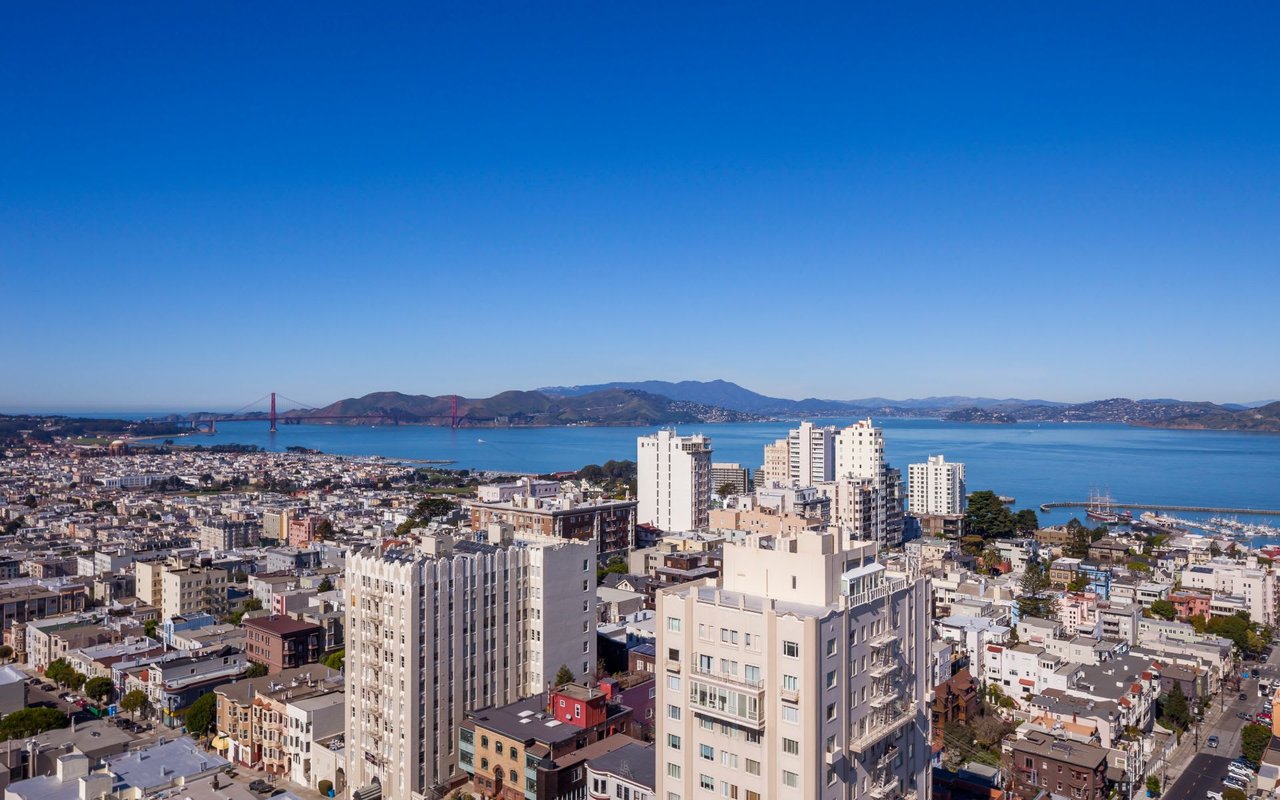 Panoramic Views at 1070 Green