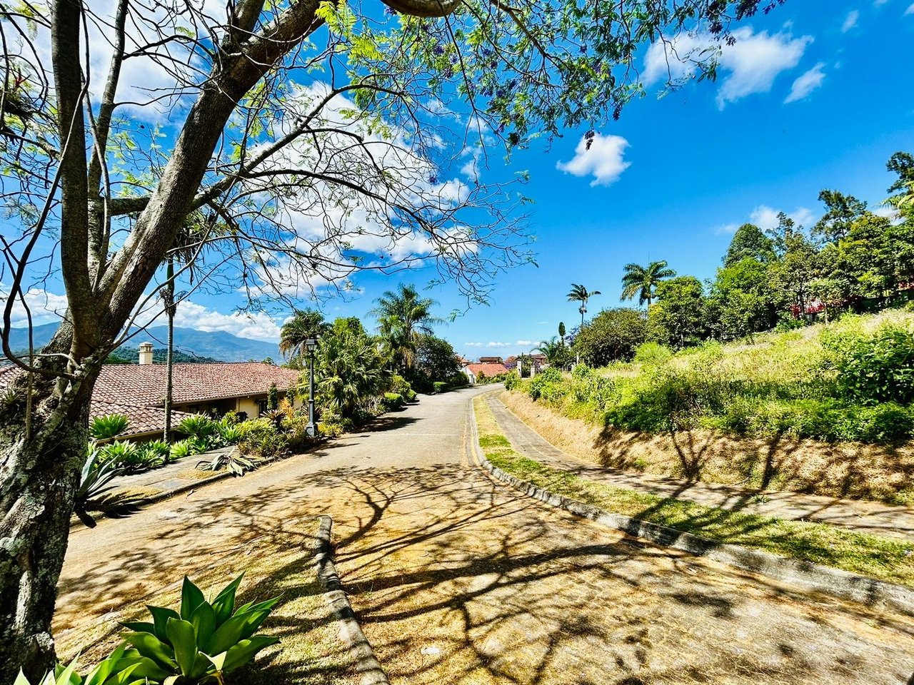 Exclusive Residential Building Lot, Curridabat, San Jose