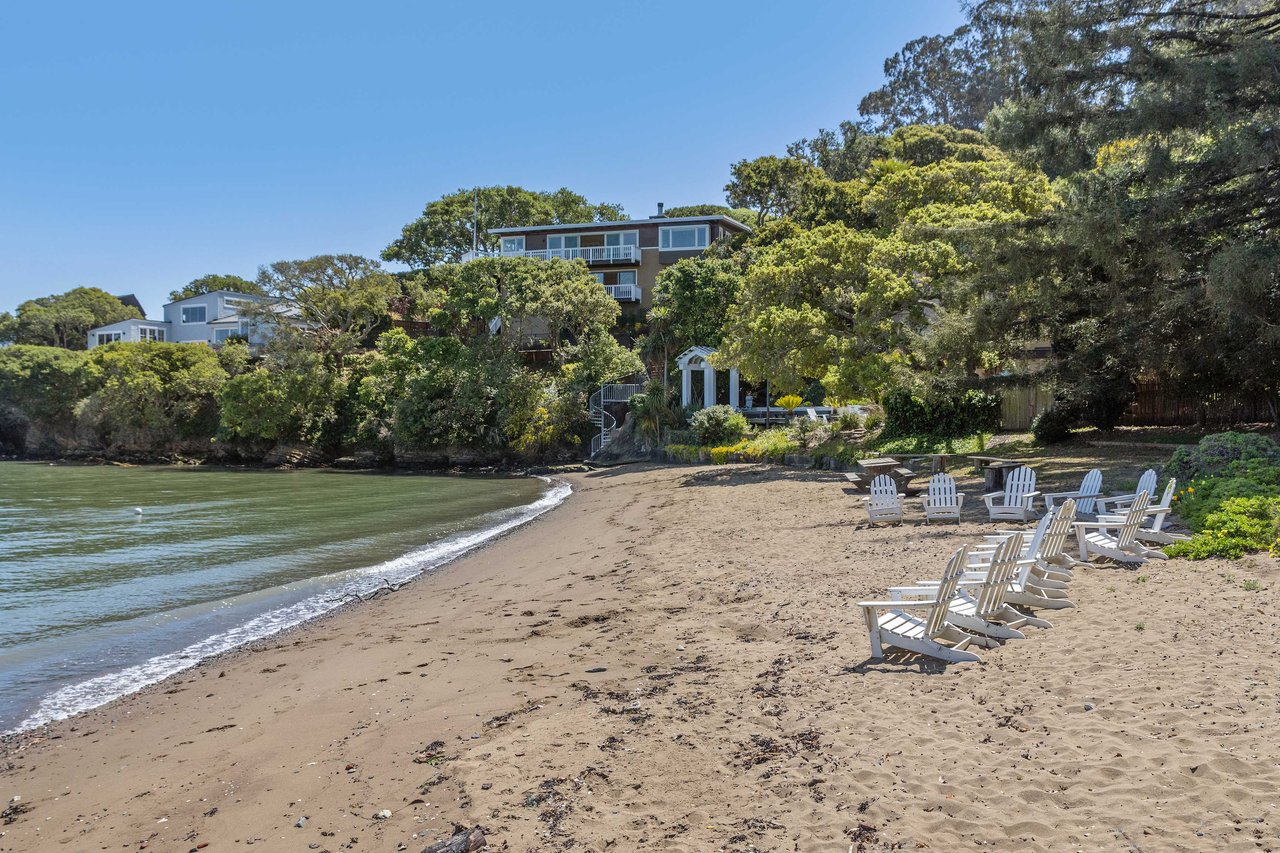 Sweeping Bay Views in Seafirth Estates