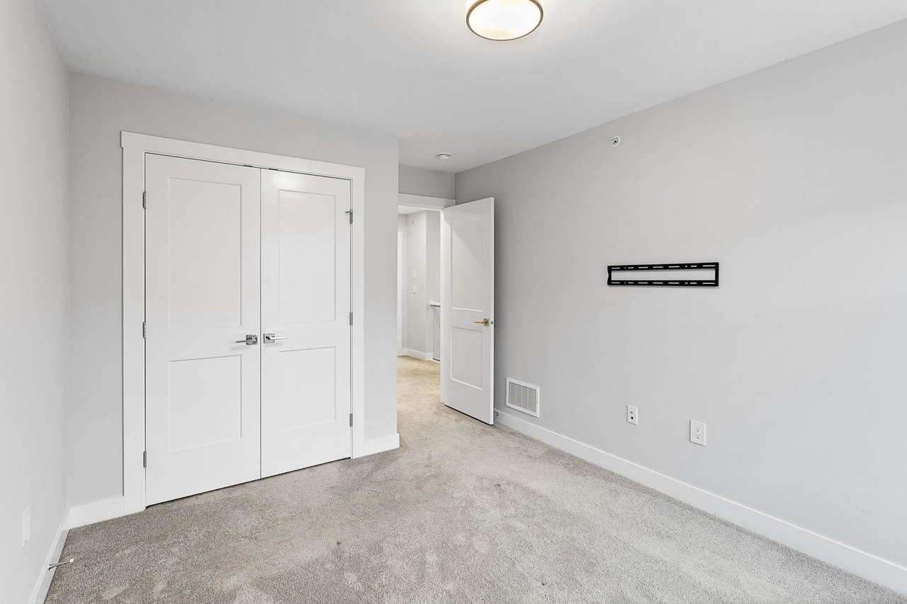 78-20327 72b Ave