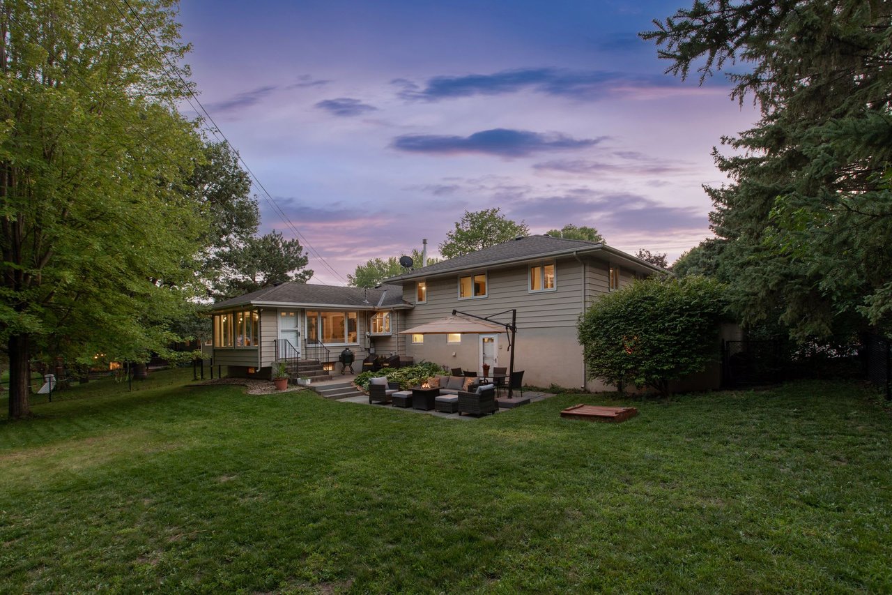 2460 Zealand Ave N, Golden Valley