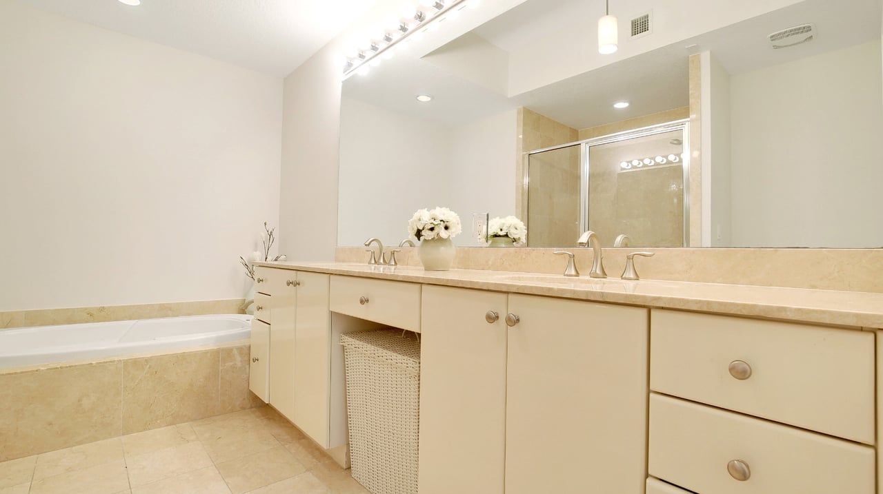 701 S Olive Ave, Apt 709