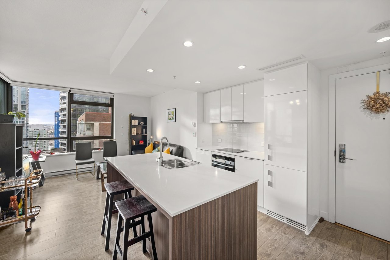 1107-1308 Hornby St