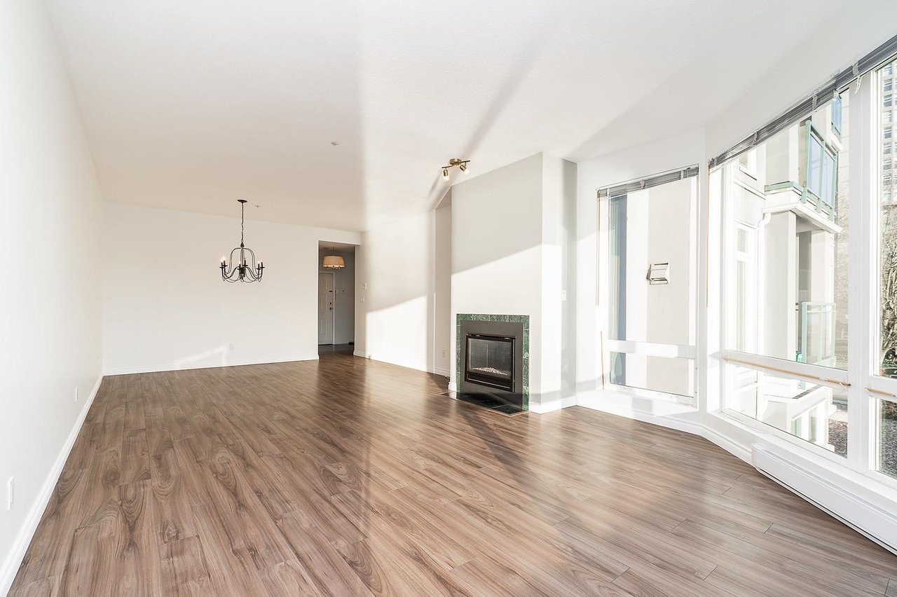 206-8 Laguna Ct