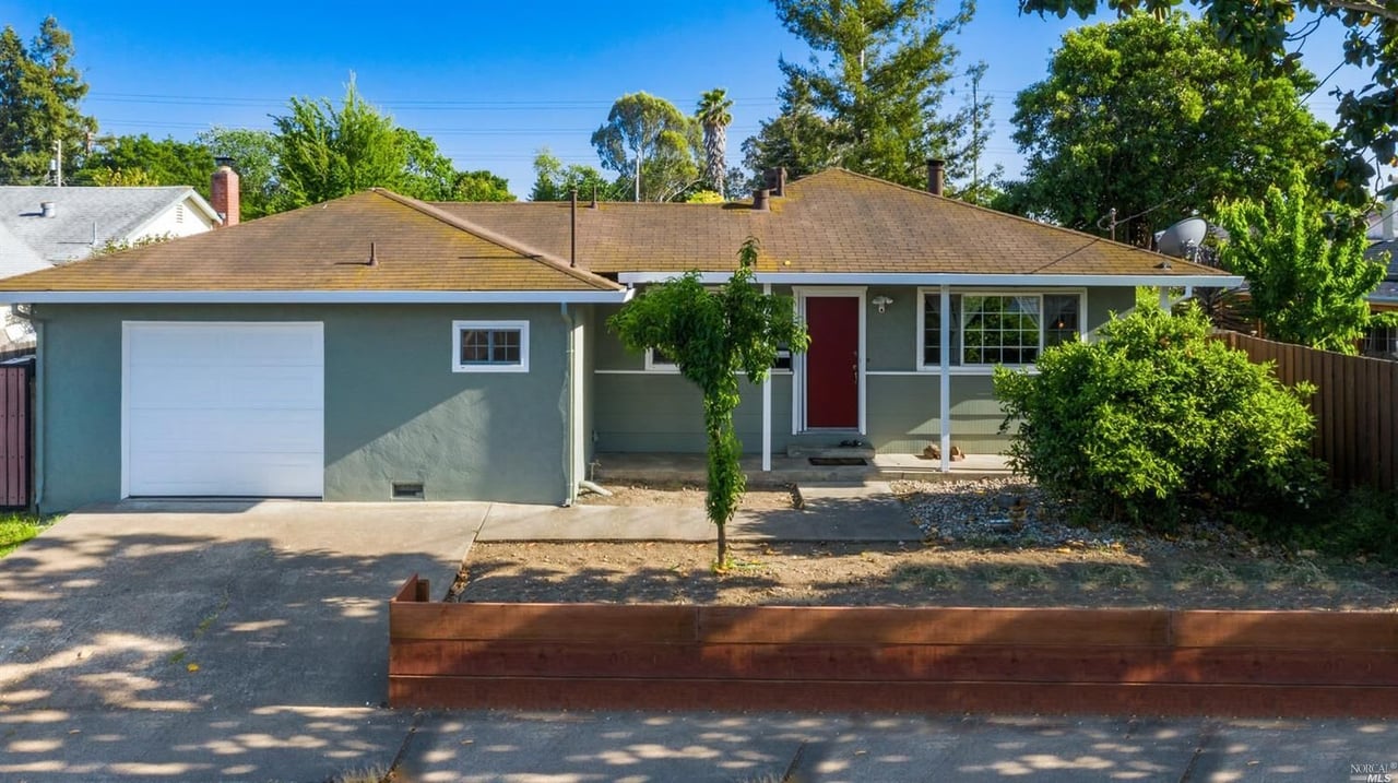 330 Lucas Cir