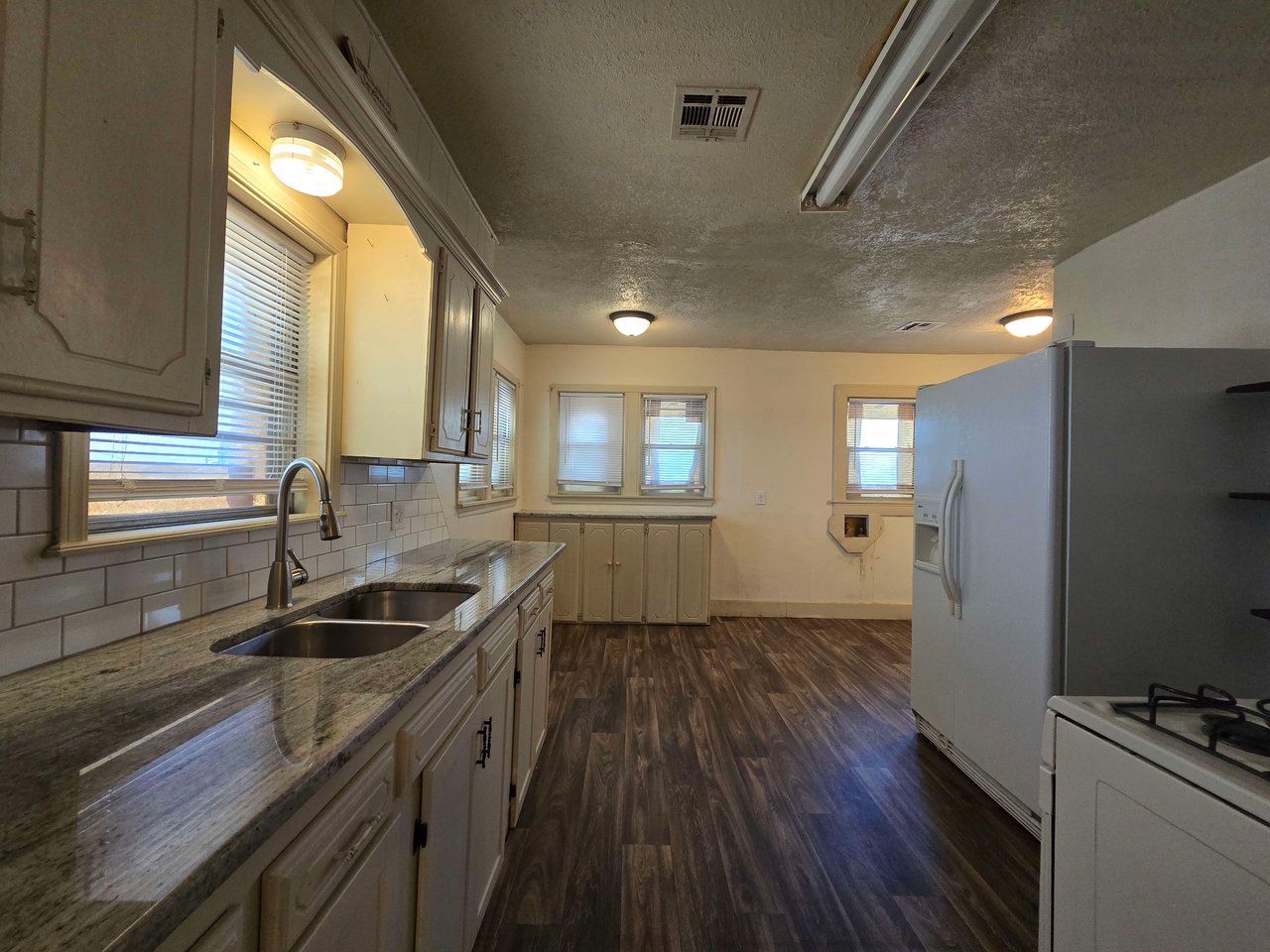 617 N Bonita