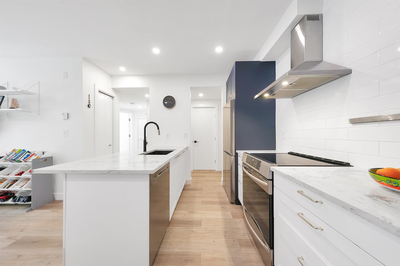 102-1033 St. Georges Ave