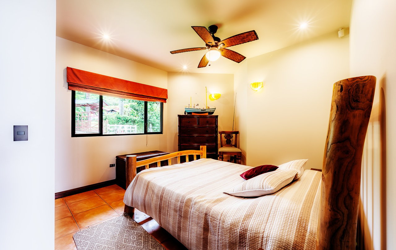Luxury Lakefront Villa, Lake Arenal, Alajuela