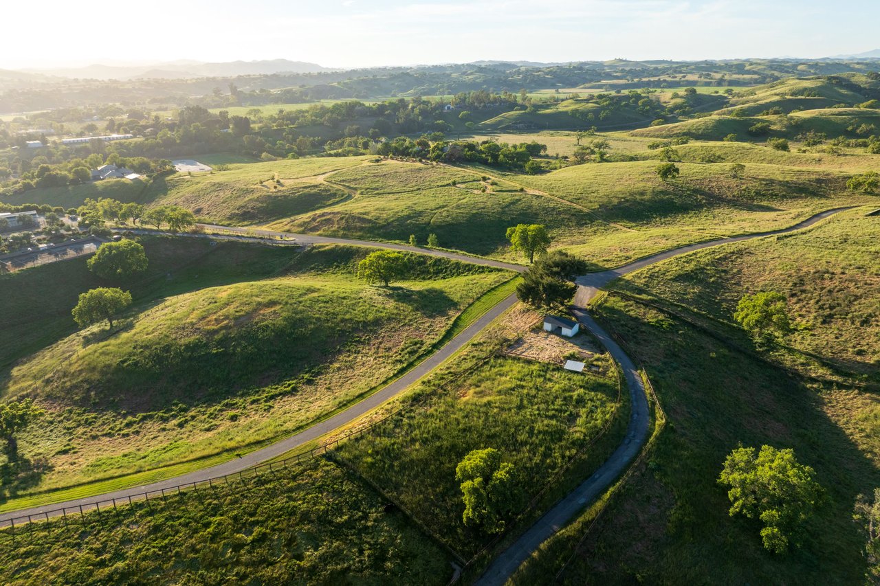 RARE LAND OPPORTUNITY IN LOS OLIVOS