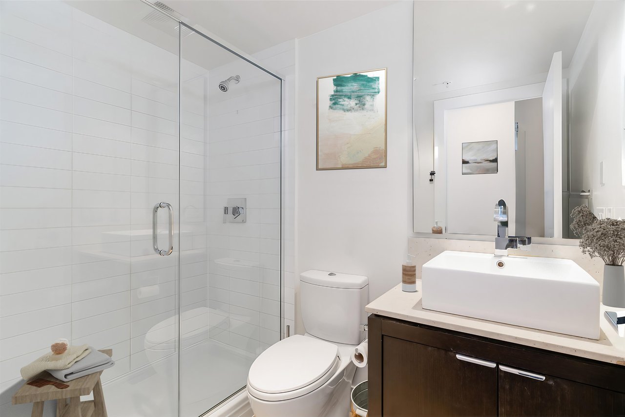 704-210 E 5th Ave
