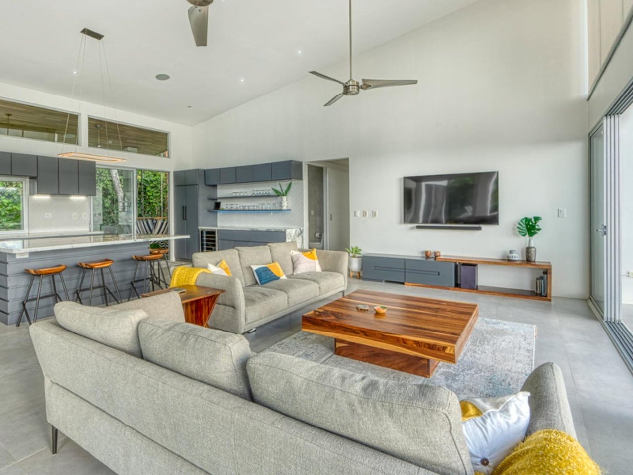 Modern Oceanview Luxury Estate, Dominical, Puntarenas