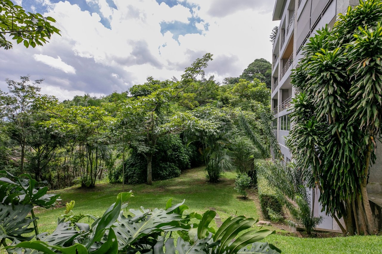 Private Garden Level Condo, Santa Ana, San Jose