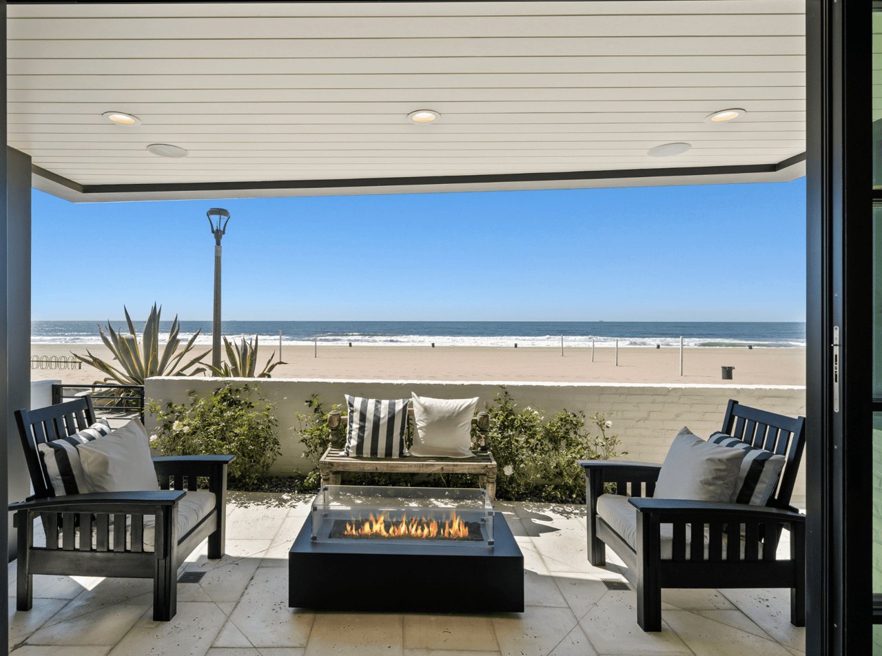 Center of the Bullseye in Terms of Location in Manhattan Beach