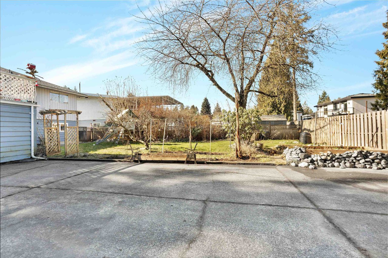 14663 109 Ave