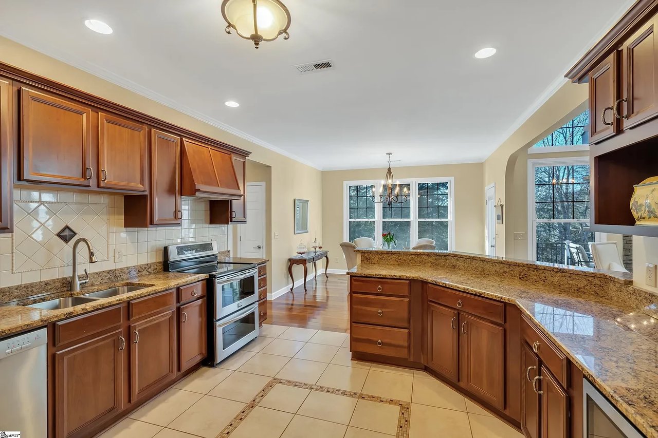 10 GLEN HOLLOW RD