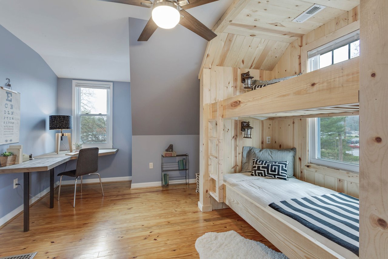 Chic Meets Functional in Des Peres