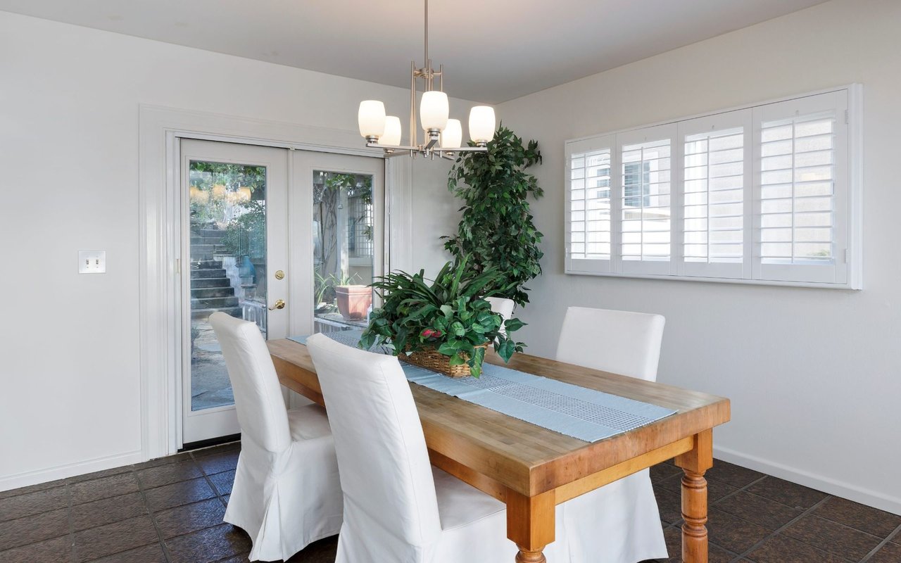 7040 Vista Del Mar Ln