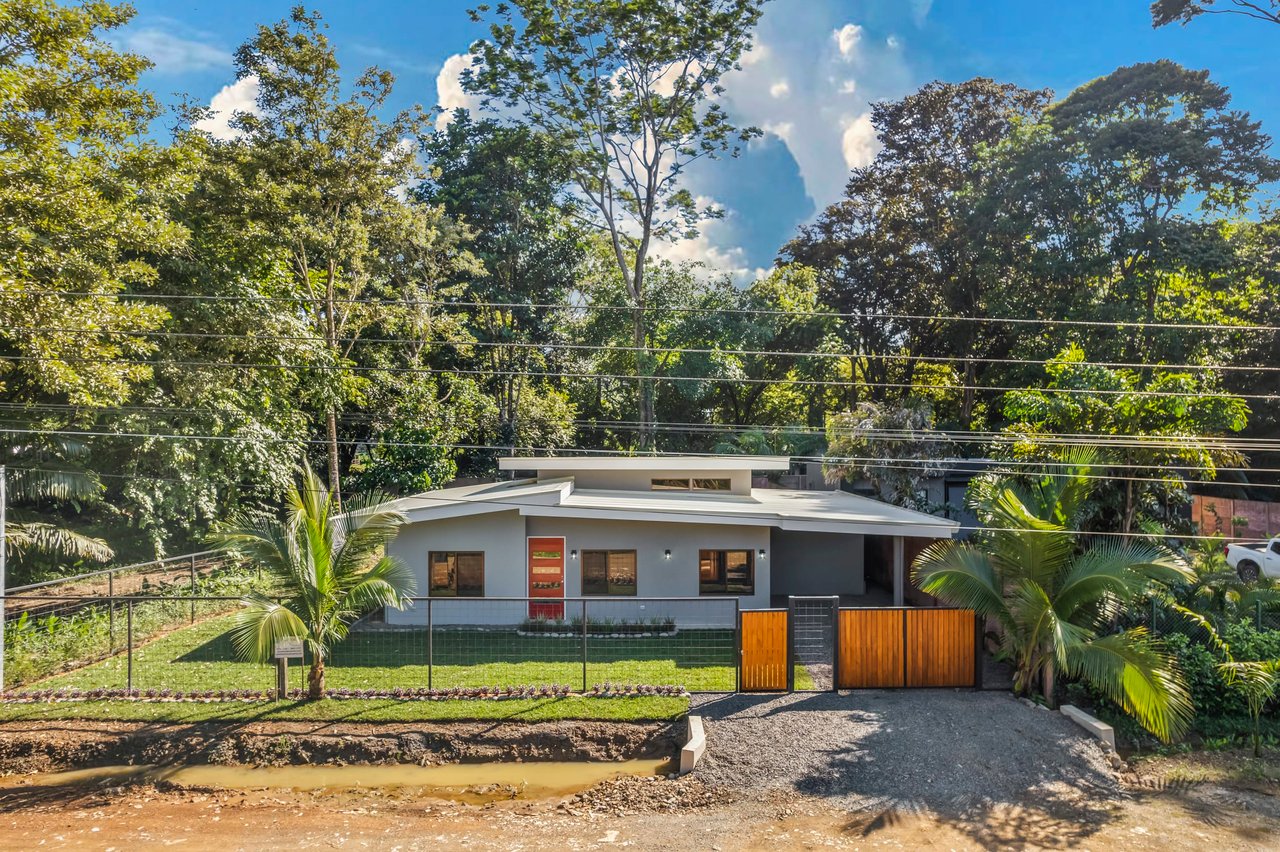 CASA MARINA – CLOSE WALK TO THE BEACH AT PLAYA CHAMAN – 0.14 ACRES
