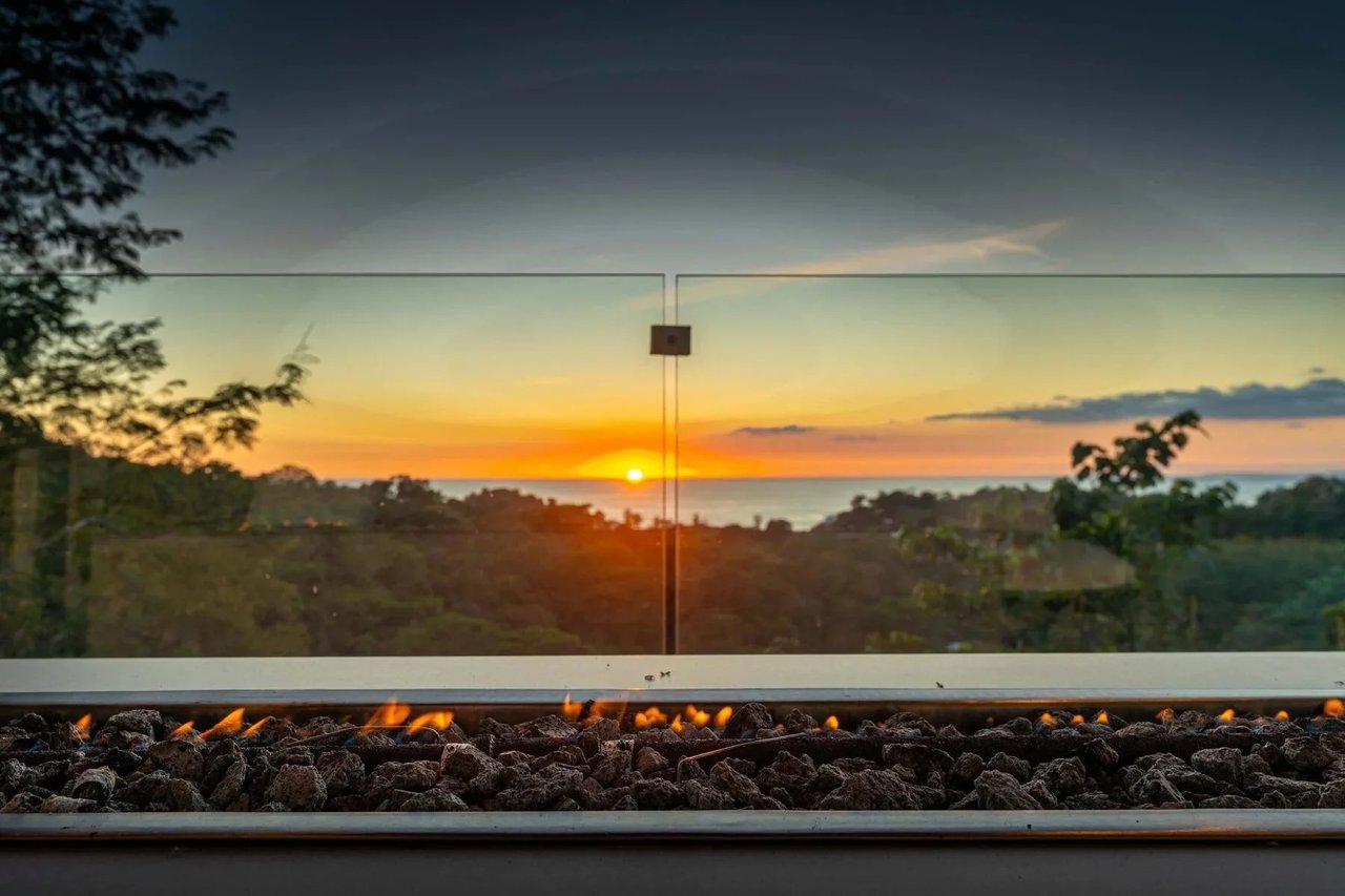 Rooftop Pool Modern Luxury Estate, Manuel Antonio, Puntarenas