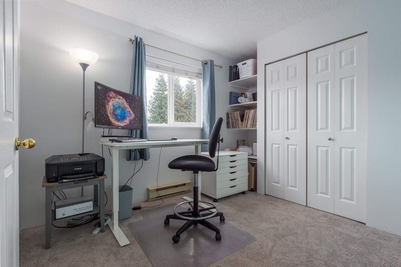 B203-40120 Willow Cres