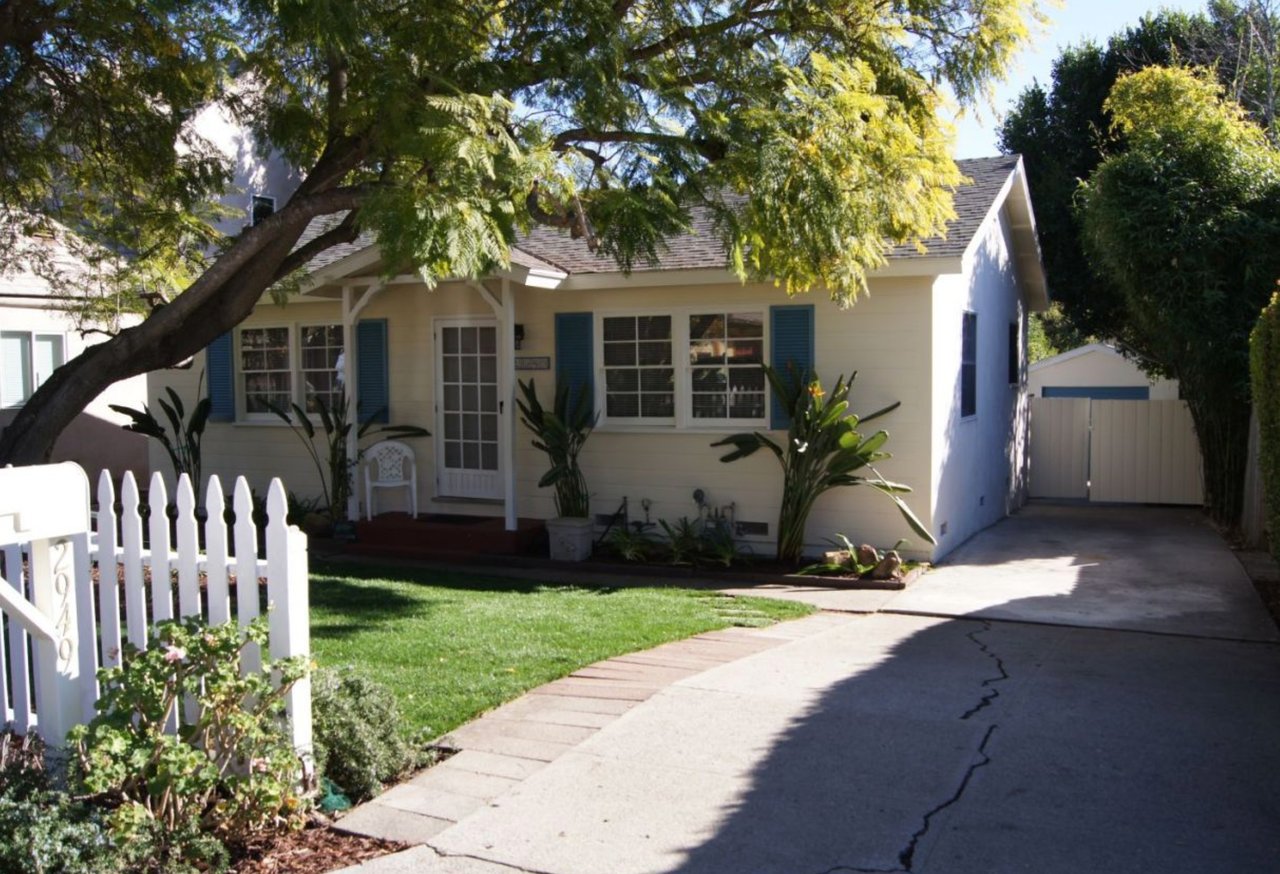 2949 VALENCIA DR