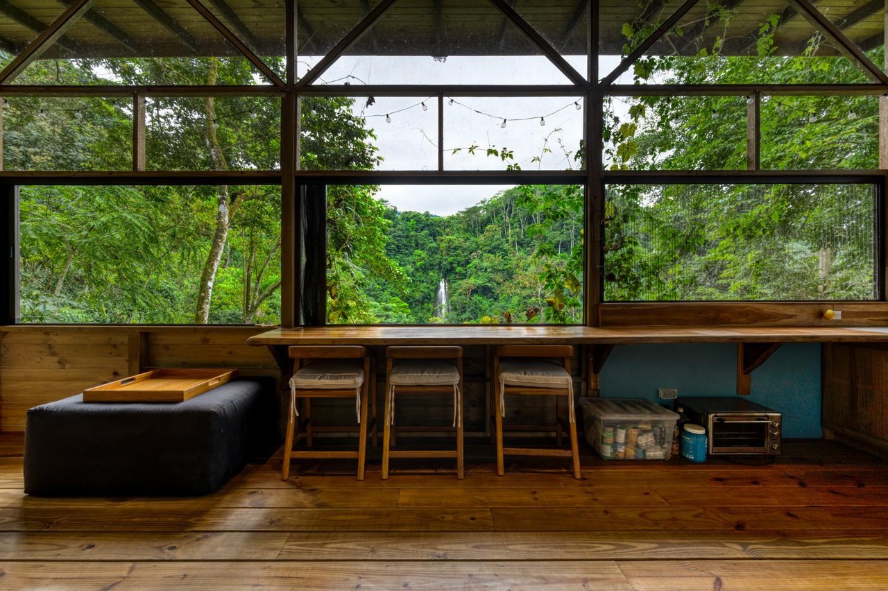Private Waterfall Farm Cabin, Perez Zeledon, San Jose