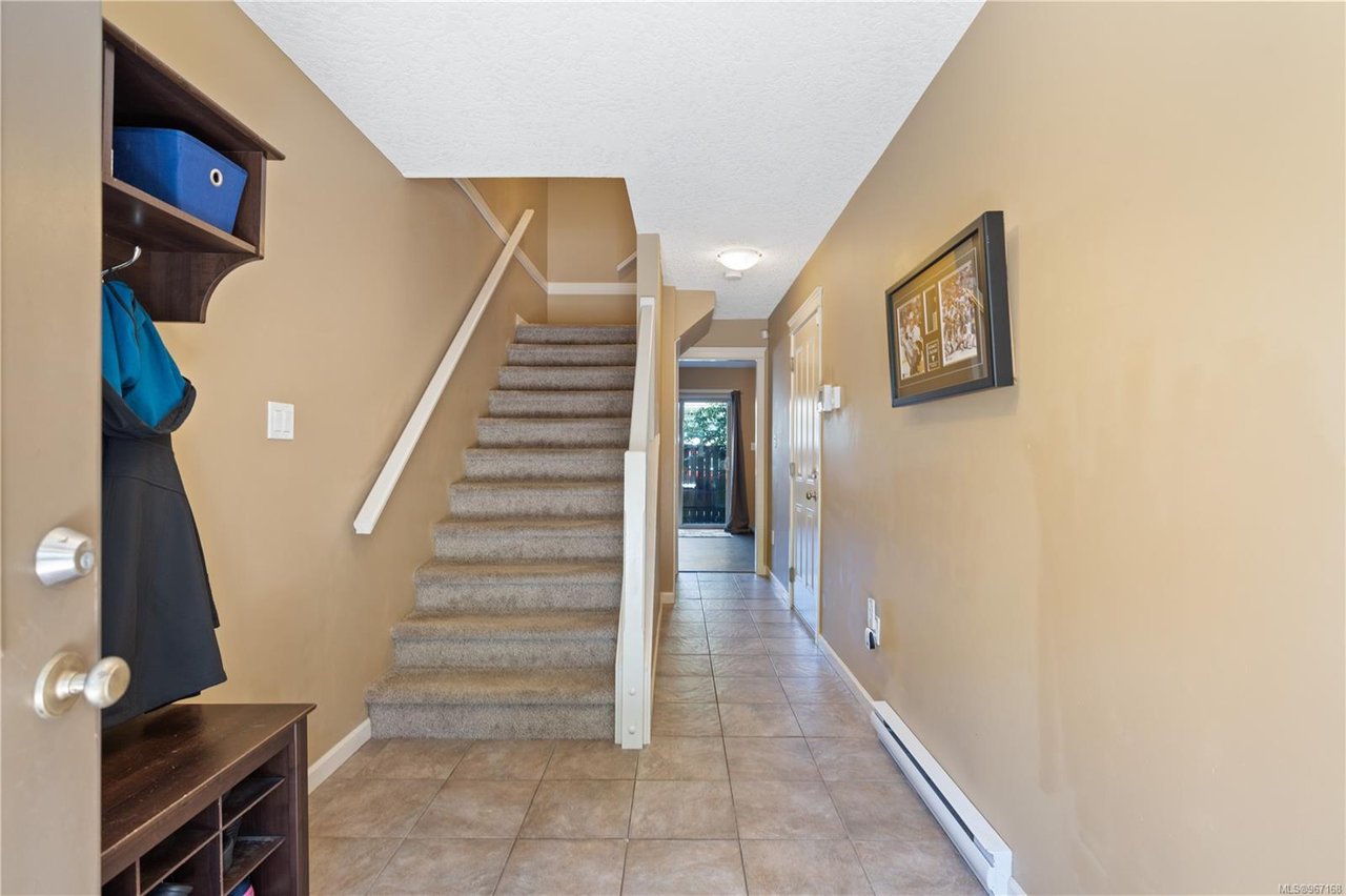 102-2920 Phipps Rd, Langford