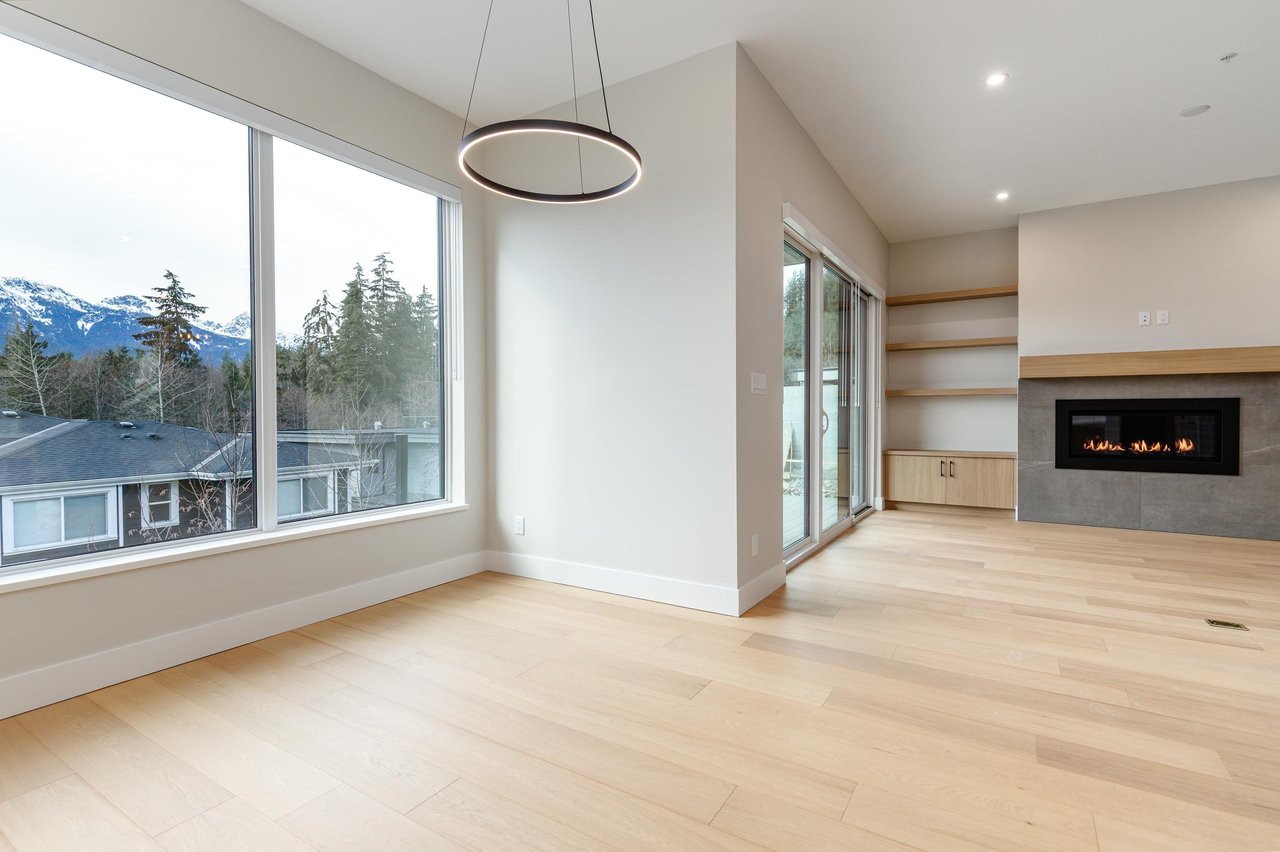 13-3385 Mamquam Rd