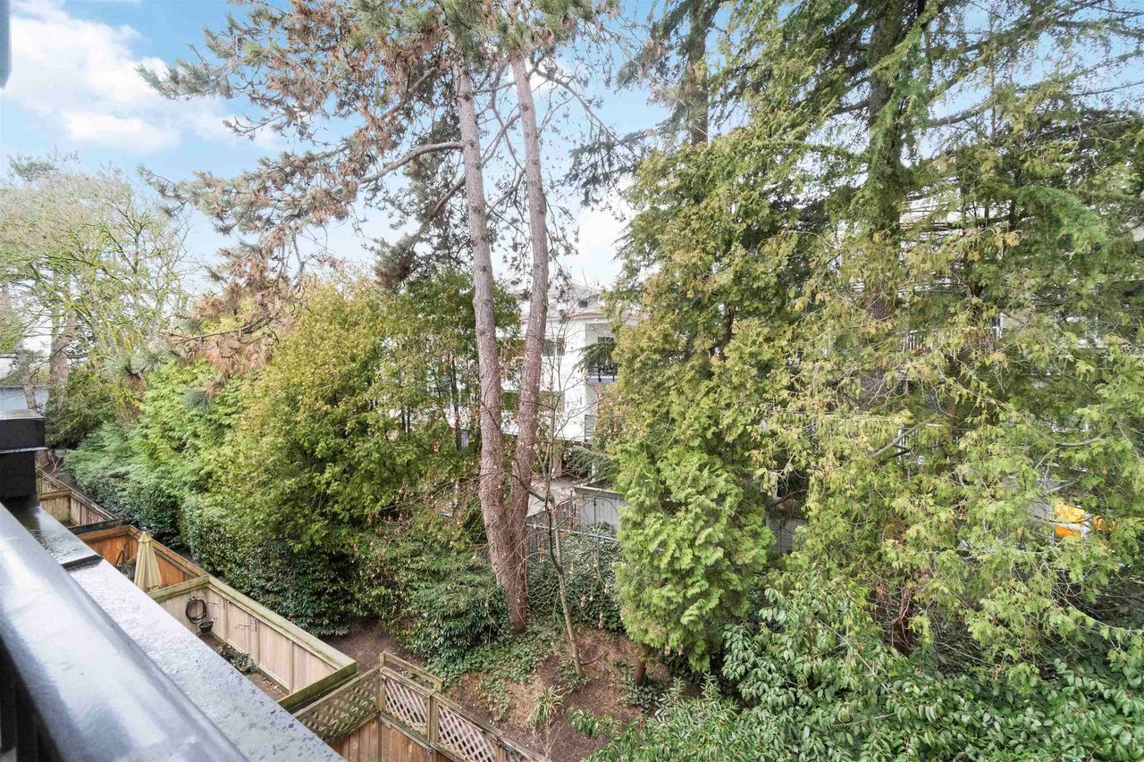 310-2255 W 8th Ave