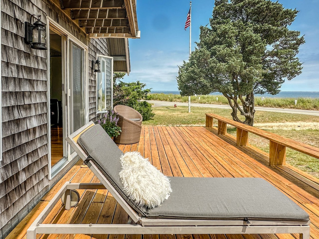 Luxurious East Chop Cottage