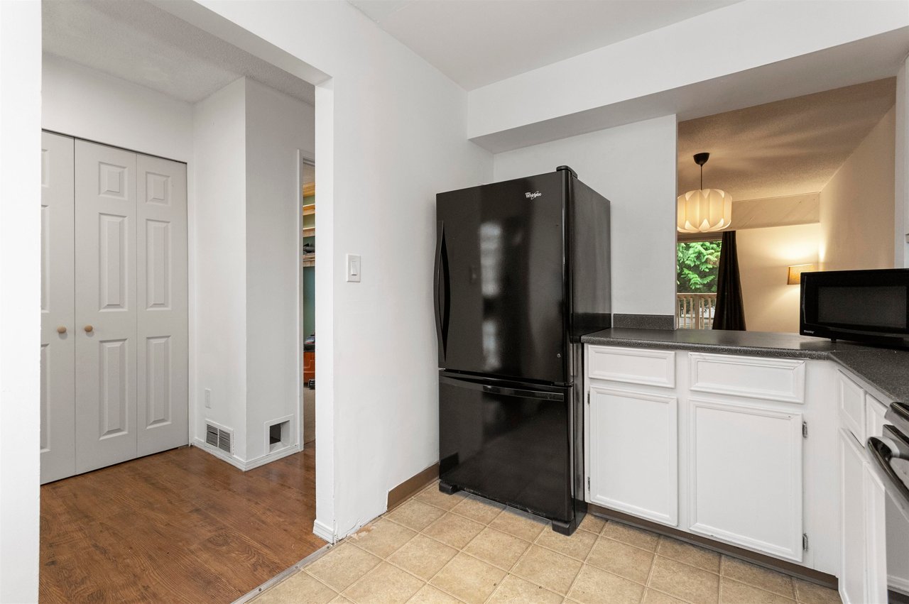 32378 Grebe Cres