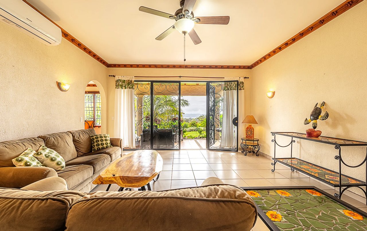 Lake View Family Home, Lake Arenal, Alajuela